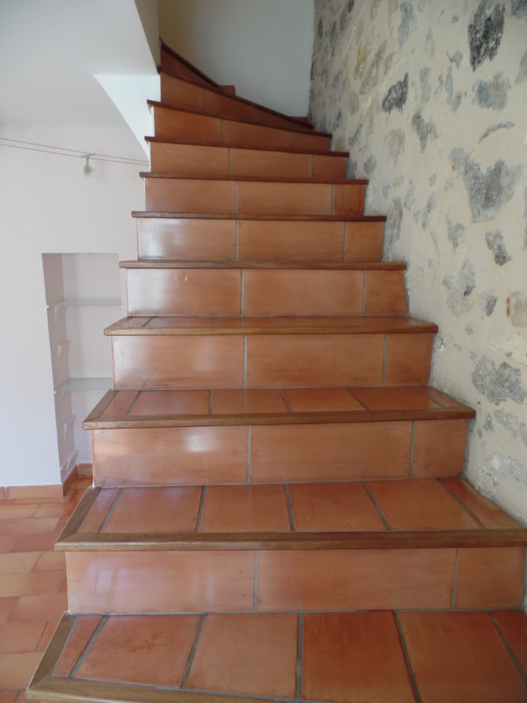 SOLAG-Maître-Restaurateur-Solier-Terre-cuite-Carpentras-84-Escalier-Après_2-768x1024